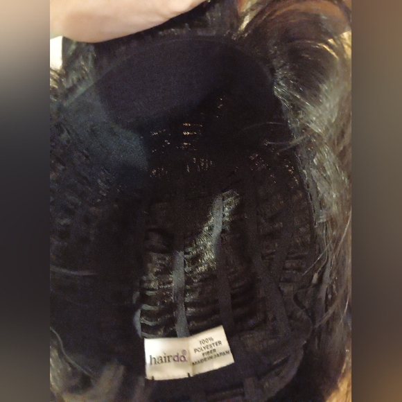 Wispy Cut Wig by Hairdo. - Picture 7 of 11